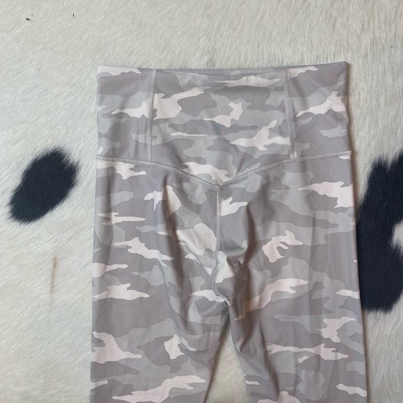 Athleta Elation Camo 7/8 Tight leggings - Picture 10 of 10